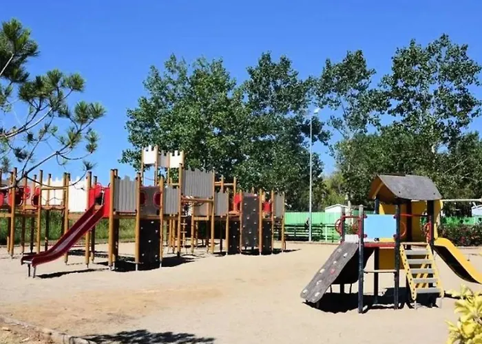 Mobil Spacieux Avec Terrasse, Ideal Pour 8 Personnes - Api-1-52-1568 Campsite Vias