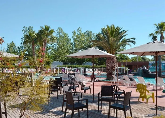 Campsite Mobil Spacieux Avec Terrasse, Ideal Pour 8 Personnes - Api-1-52-1568