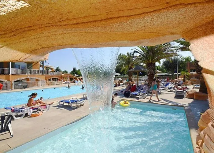 Mobil Spacieux Avec Terrasse, Ideal Pour 8 Personnes - Api-1-52-1568 Campsite *