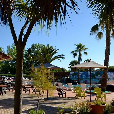 Campeggio Mobil Spacieux Avec Terrasse, Idéal Pour 8 Personnes - Api-1-52-1568