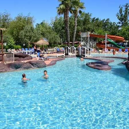 Mobil Spacieux Avec Terrasse, Idéal Pour 8 Personnes - Api-1-52-1568 Campeggio